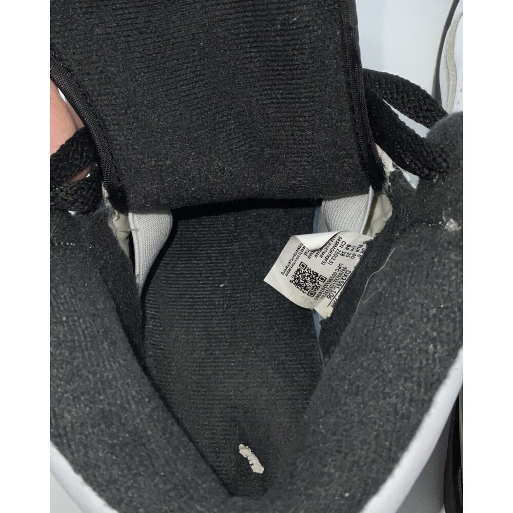 Air Jordan 2 Retro GS 'Chicago' (Size 7Y) - Picture 5 of 7